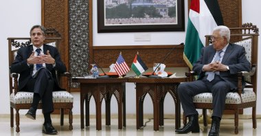 Palestinian President Mahmoud Abbas (R) and U.S. Secretary of State Antony Blinken hold a joint press conference in the West Bank city of Ramallah, Tuesday, May 25, 2021. (AP Photo)