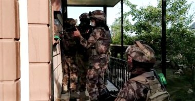 Special Operations Forces carry out raids to detain PKK/KCK suspects in Turkey's capital Ankara, May 26, 2021. (DHA Photo)