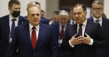 Russian Prime Minister Mikhail Mishustin (front L) and Belarusian Prime Minister Roman Golovchenko (front R) meet in Minsk, Belarus, 27 May 2021.  (EPA/DMITRY ASTAKHOV / SPUTNIK / GOVERNMENT PRESS SERVICE)