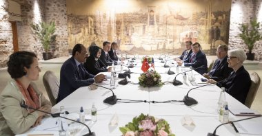 Turkey's Presidential Spokesperson Ibrahim Kalın (2nd L) and his delegation sit across from U.S. Deputy Secretary of State Wendy Sherman (R) with her delegation at Dolmabahçe Palace, Istanbul, Turkey, May 29, 2021. (DHA Photo)