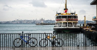 People getting off the ferry at the pier in Kadıköy, Istanbul, Turkey, Jan. 18, 2016. (Shutterstock Photo)