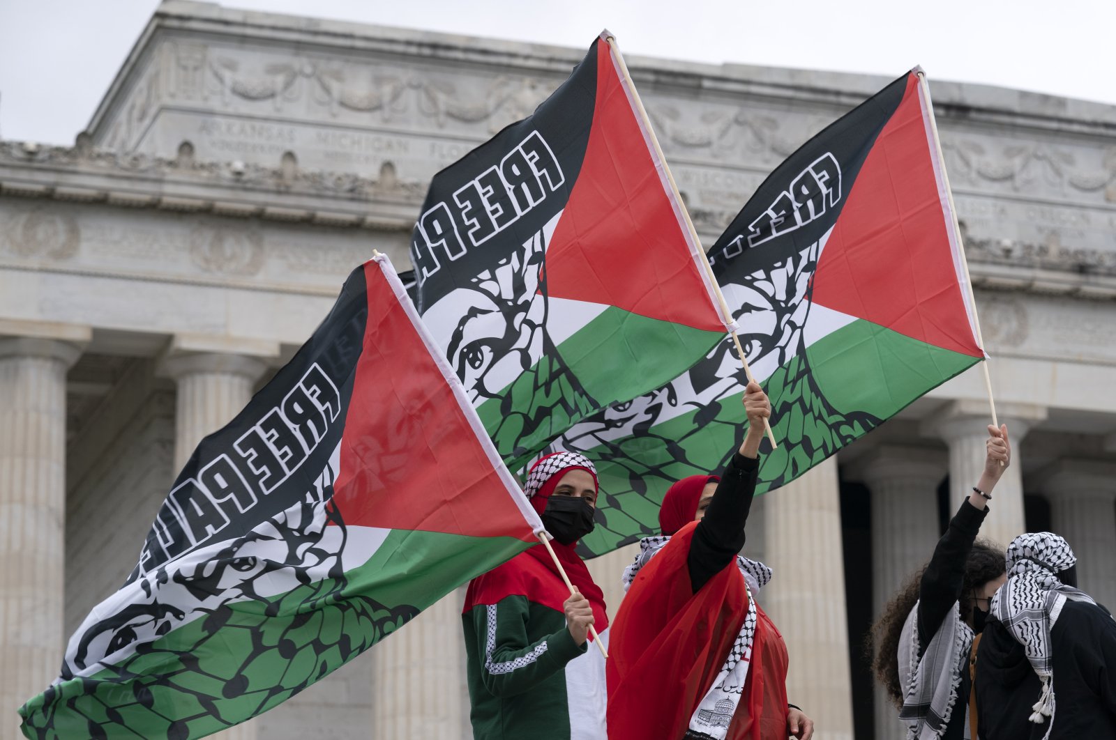Supporters of the Palestinians rally during the "National March for Palestine" demonstration at Lincoln Memorial, Washington, D.C., the U.S., Saturday, May 29. 2021. (AP Photo / Jose Luis Magana)