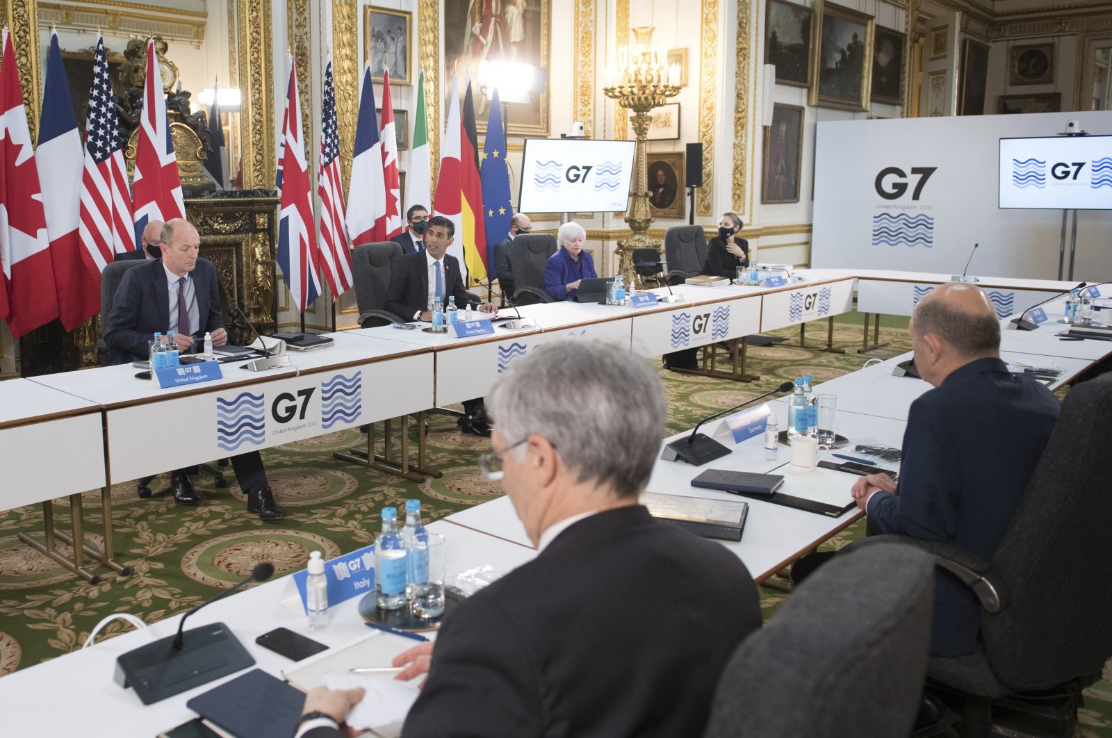 Britain's Chancellor of the Exchequer Rishi Sunak, back center, and U.S. Treasury Secretary Janet Yellen, center right, at a meeting of finance ministers from across the G-7 nations at Lancaster House in London, U.K., June 4, 2021. (Pool via AP)