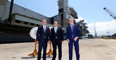 Minister of National Defense Hulusi Akar (L), his Italian counterpart Lorenzo Guerini (R) and U.K. counterpart Ben Wallace pose for a picture in Sicily, Italy June 11, 2021 (AA Photo)