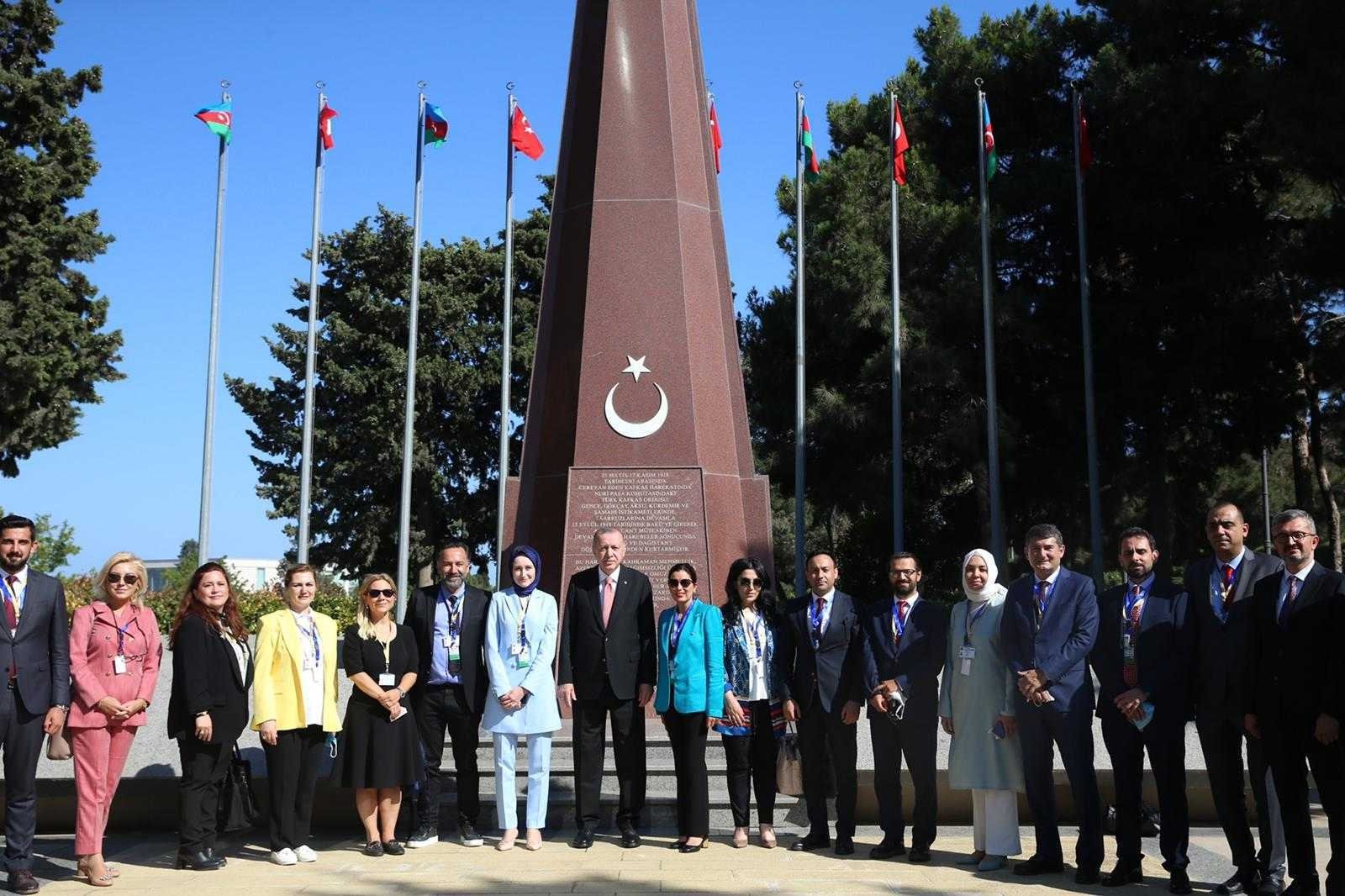 Turkish President Recep Tayyip Erdoğan is seen together with journalists in Baku, Azerbaijan, June 16, 2021 (Courtesy of the Presidency)