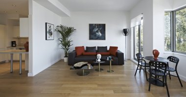 A vase with a face watches over the interior of an authentic house renovated and redesigned by architect Gökhan Avcıoğlu in Istanbul, Turkey. (Archive Photo)