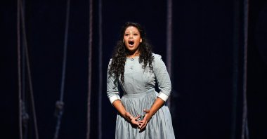 South African soprano Pretty Yende performing in Italian composer Gaetano Donizetti's opera "Lucia Di Lammermoor" at the Bastille Opera House in Paris, Oct.11, 2016. (AFP Photo)