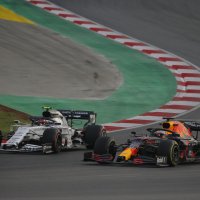 Red Bull's Dutch driver Max Verstappen (R) and AlphaTauri's French driver Pierre Gasly in action during the third practice session at the Istanbul Park circuit racetrack in Istanbul, Nov. 14, 2020. (AP Photo)