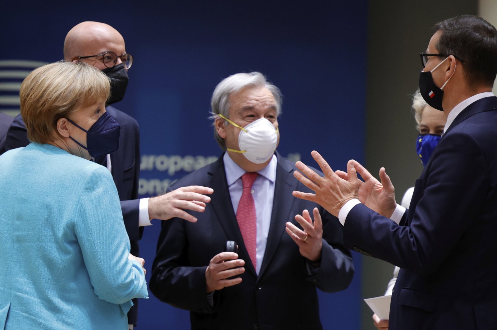 United Nations Secretary-General Antonio Guterres (C) talks to European Council President Charles Michel (2-L), Germany's Chancellor Angela Merkel (L), European Commission President Ursula von der Leyen (2-R) and Polish Prime Minister Mateusz Morawiecki (R) during an EU summit at the European Council building in Brussels, Belgium, June 24, 2021. (EPA Photo)