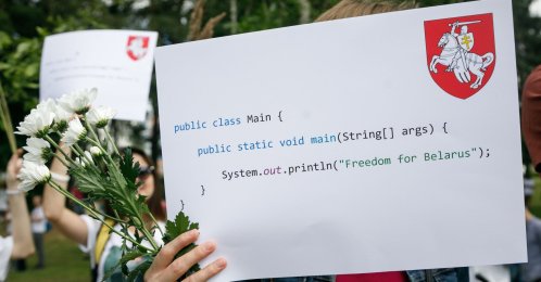  IT specialists rally near Hi-Tech park in support of detained and injured participants of the protests that erupted in the aftermath of the presidential election, Minsk, Belarus, Aug. 14, 2020. (Shutterstock Photo)
