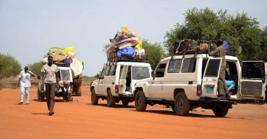 A convoy of returning residents is seen along a dirt road towards Bor, in Jonglei state, South Sudan, Dec. 8, 2014. (Reuters Photo)