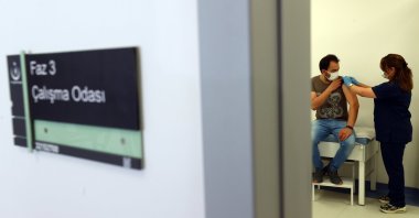 A volunteer receives Turkovac as part of Phase 3 trials of the vaccine in Istanbul, June 24, 2021. (AA photo)