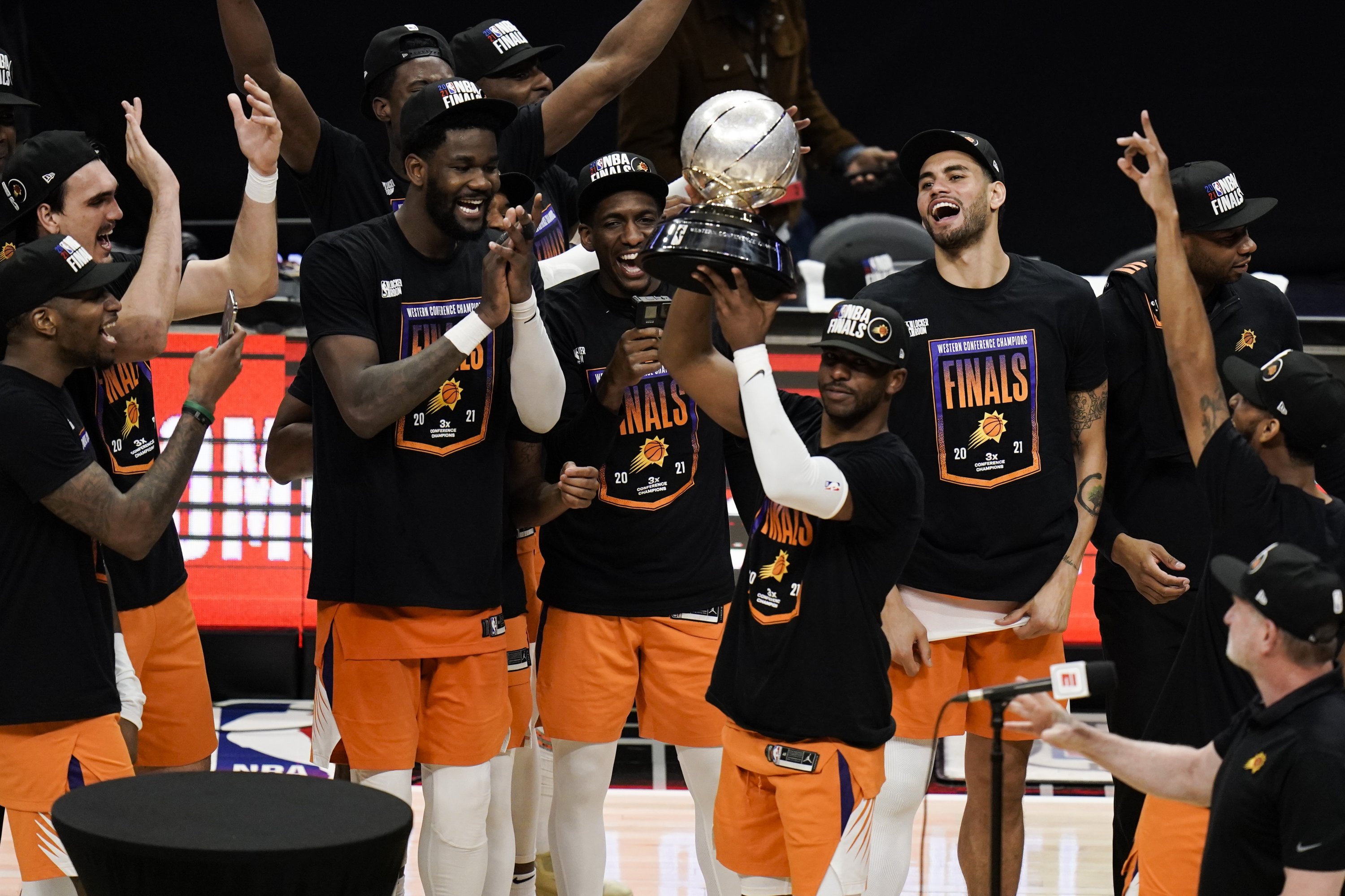 Suns lift Western Conference title as Chris Paul's 41 sees off Clippers