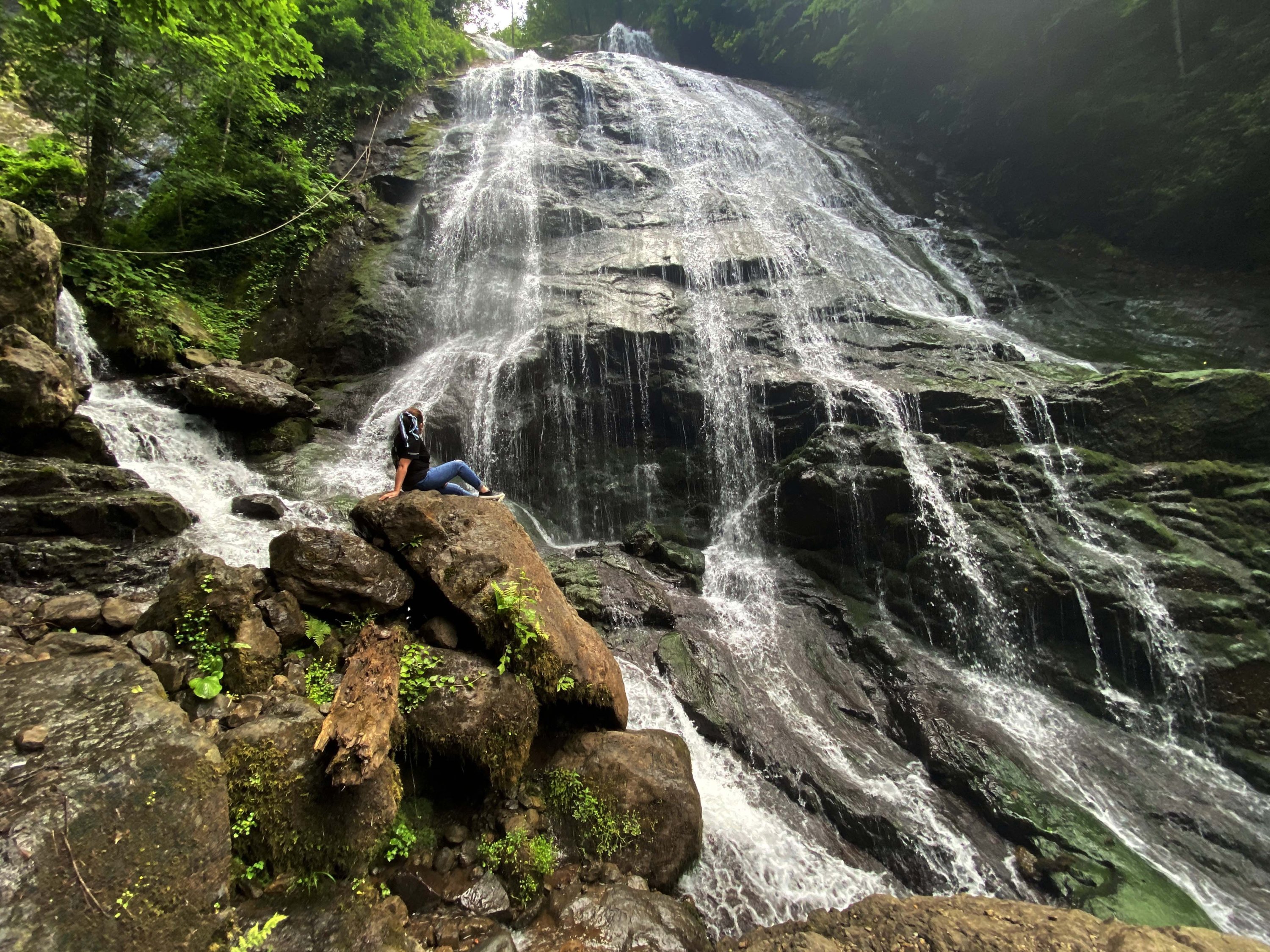 Город водопадов. Samandere Waterfall. Реалистичный водопад в городе Двур Кралове. Guzeldere Selalesi.