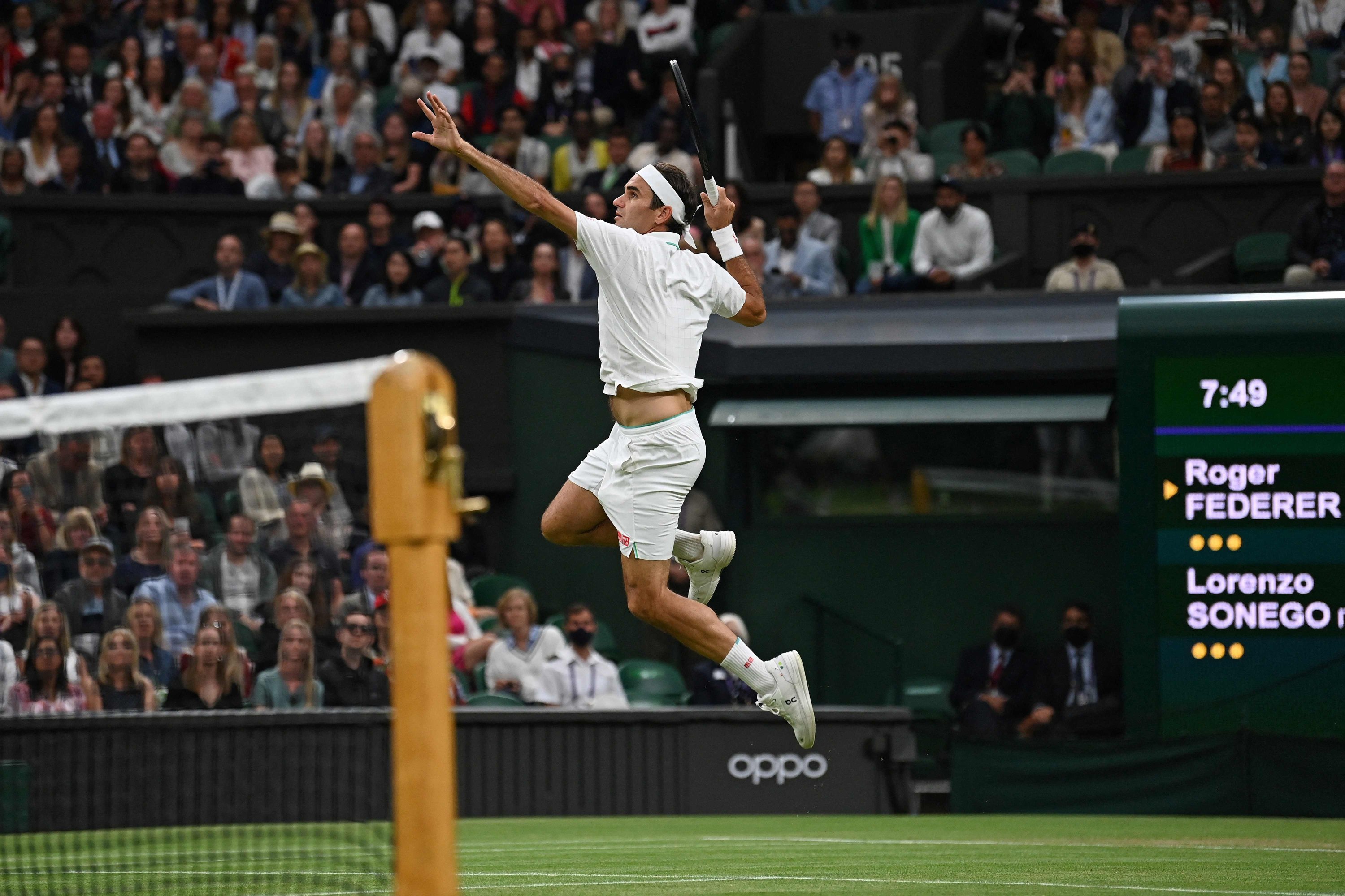 Federer, Djokovic make Wimbledon appearances as title showdown looms | Daily Sabah
