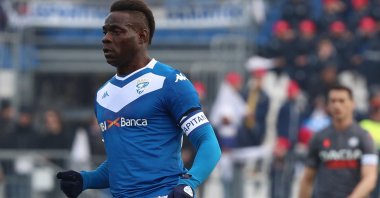 Then-Brescia forward Mario Balotelli in action during the Italian Serie A soccer match against Udinese Calcio at Mario Rigamonti stadium in Brescia, Italy, Feb. 9, 2020. (EPA Photo)