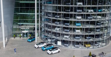 ID 3 electric cars of German carmaker Volkswagen are pictured at the Glassy Manufactory (Glaeserne Manufaktur) production site in Dresden, eastern Germany, June 8, 2021. (AFP Photo)