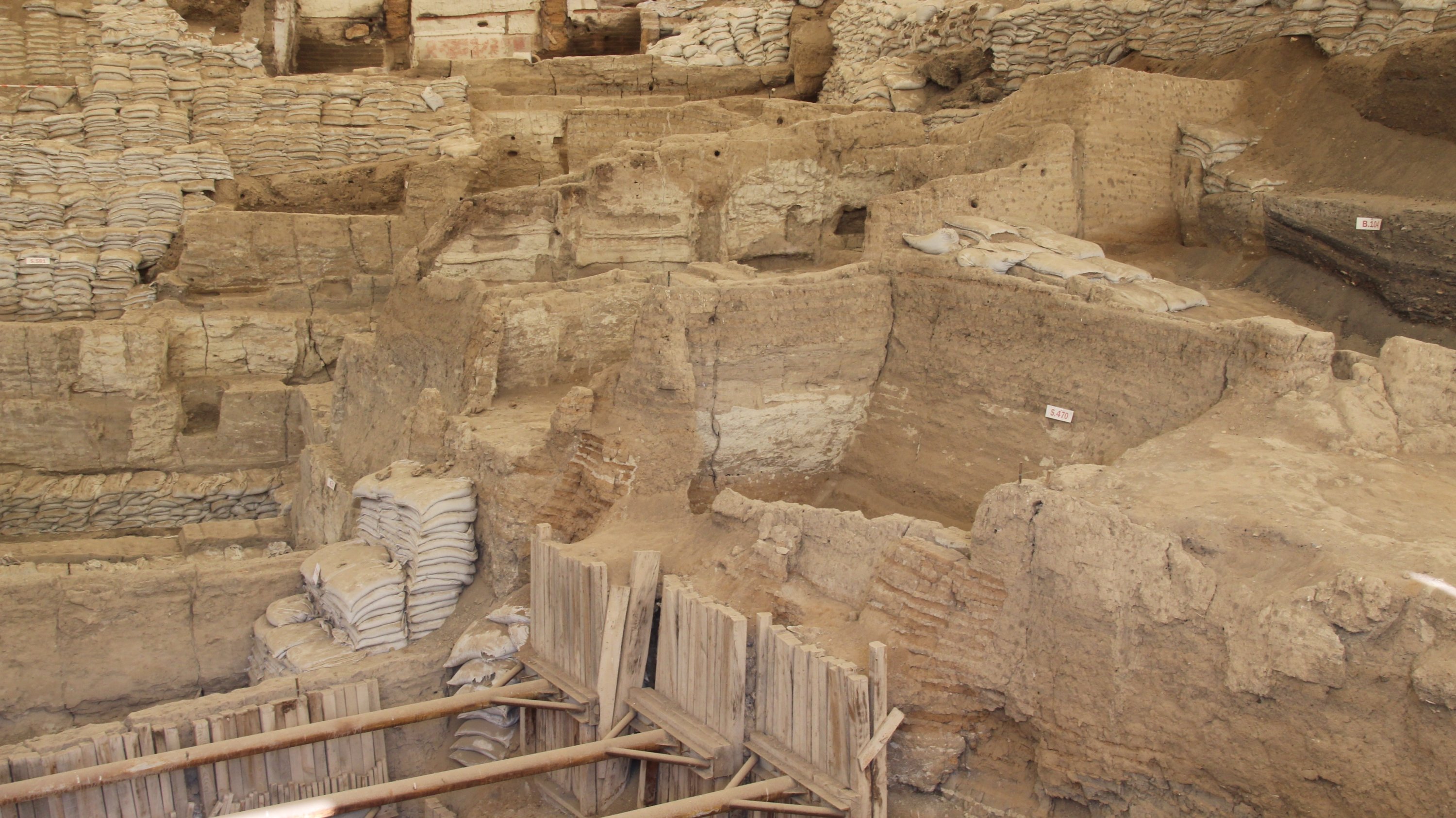 A view from the newly excavated area in Çatalhöyük, Konya, central Turkey. (AA Photo) 