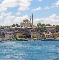 Seafront landscape of Istanbul's historic peninsula. (Shutterstock Photo)