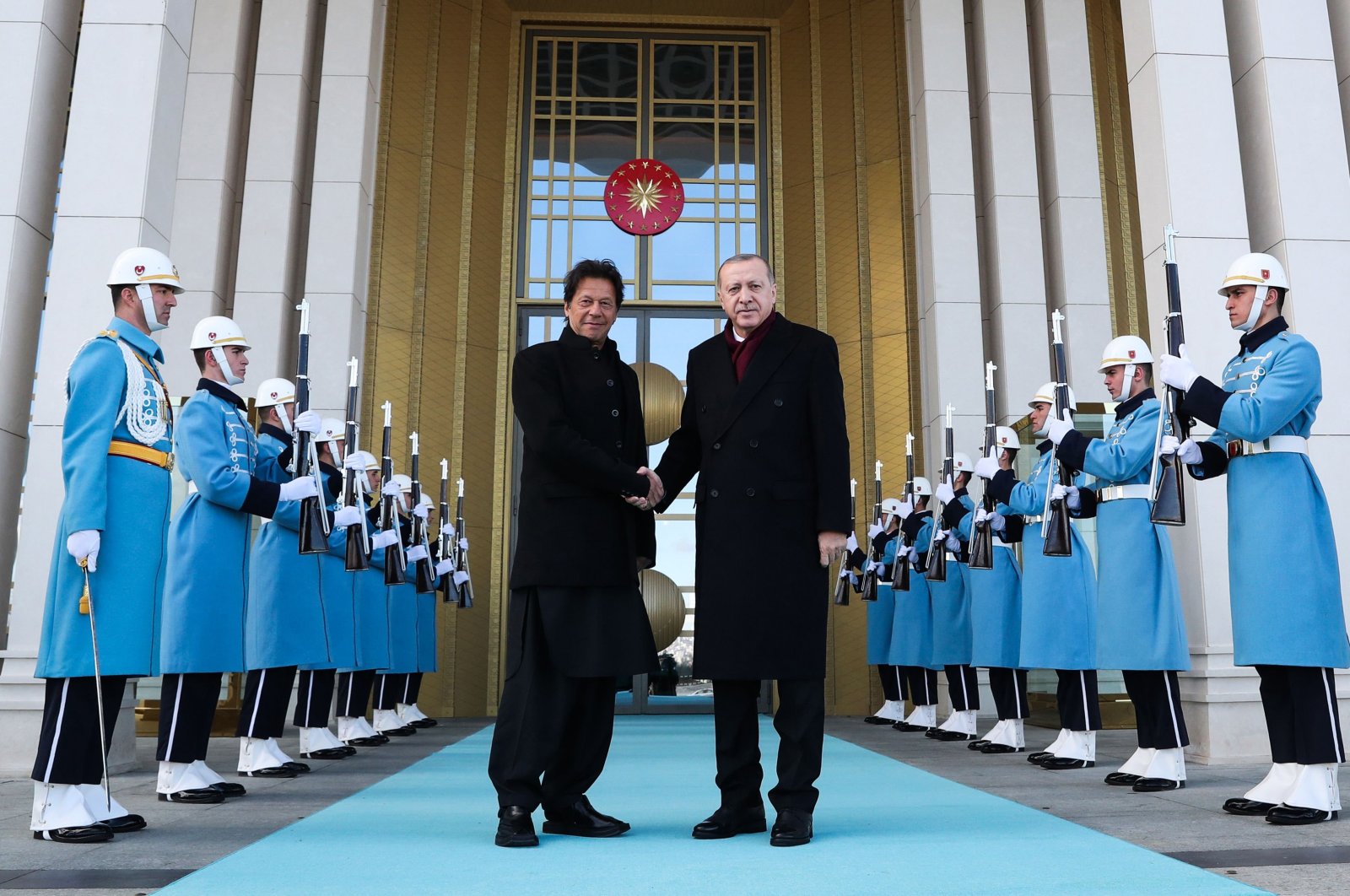 President Recep Tayyip Erdoğan welcomes Pakistani Prime Minister Imran Khan at the Presidential Complex in Ankara, Jan. 4, 2019. (Handout Photo released by Presidency) 