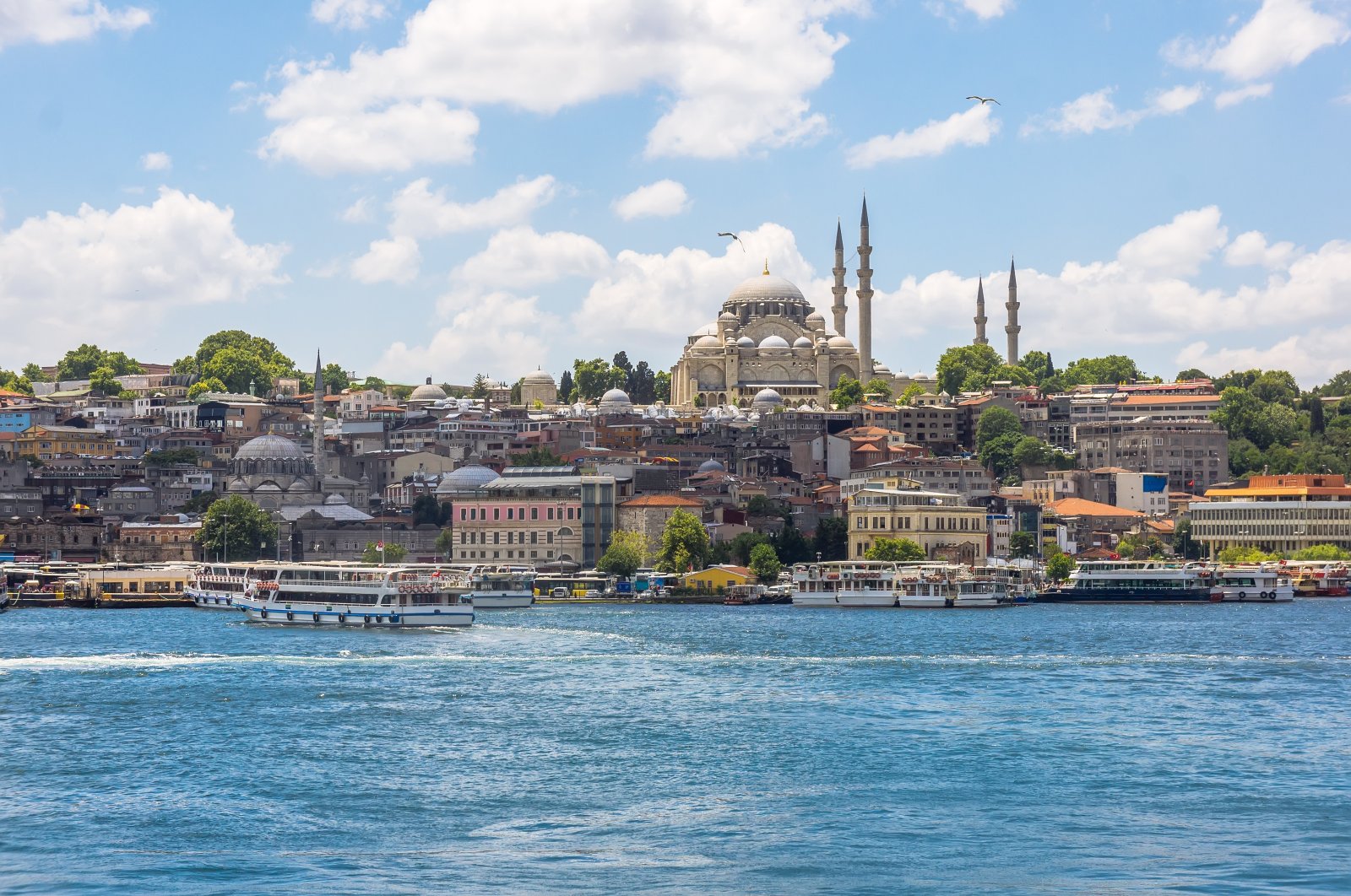 Seafront landscape of Istanbul's historic peninsula. (Shutterstock Photo)