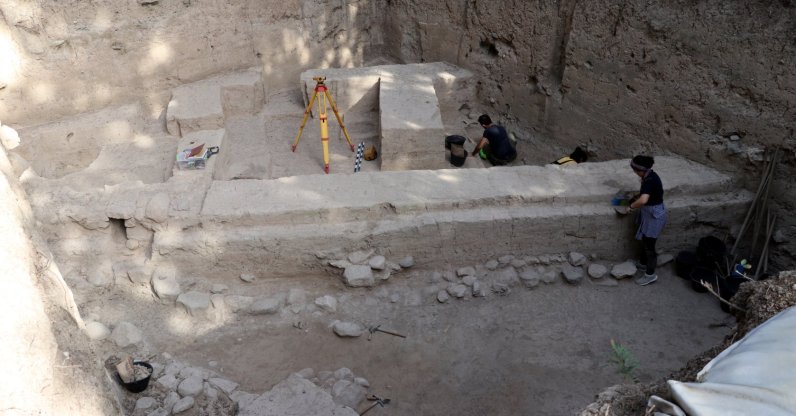 Archaeologists work in Aççana Mound, Hatay, southern Turkey, July 15, 2021. (AA Photo) 