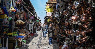 People shop near the Spice Bazaar in the Eminönü neighborhood, Istanbul, Turkey. (AFP Photo)