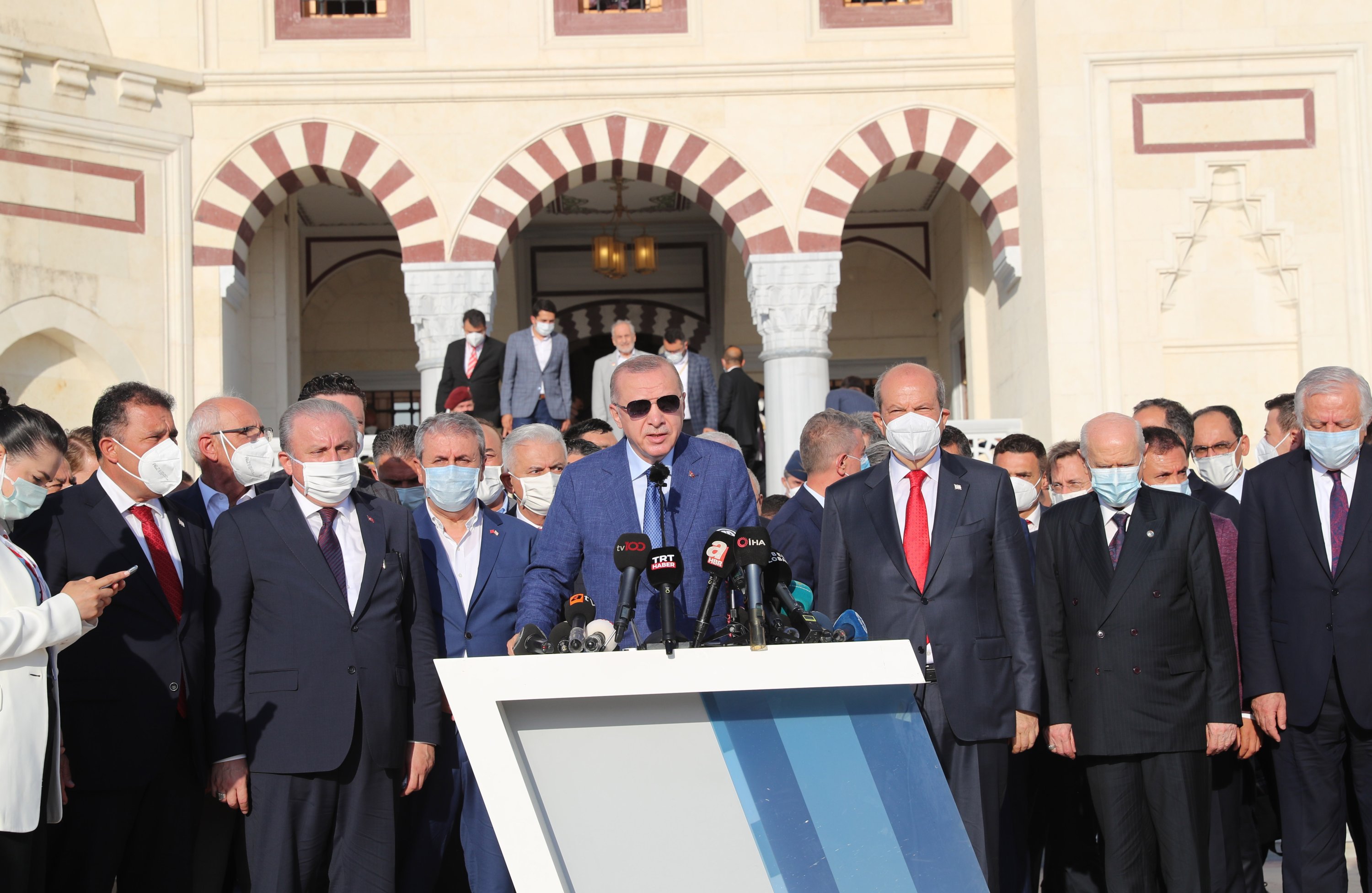 Top Turkish officials mark Eid al-Adha | Daily Sabah