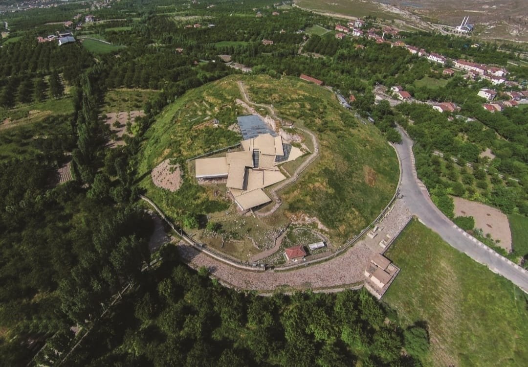 An aerial view of the archaeological site of Arslantepe, Malatya, eastern Turkey. (Courtesy of Ministry of Culture and Tourism)