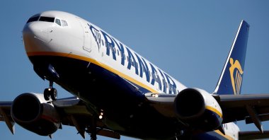 A Ryanair Boeing 737-800 aircraft approaches Paris-Beauvais airport in Tille, northern France, Sept. 27, 2018. (Reuters Photo)