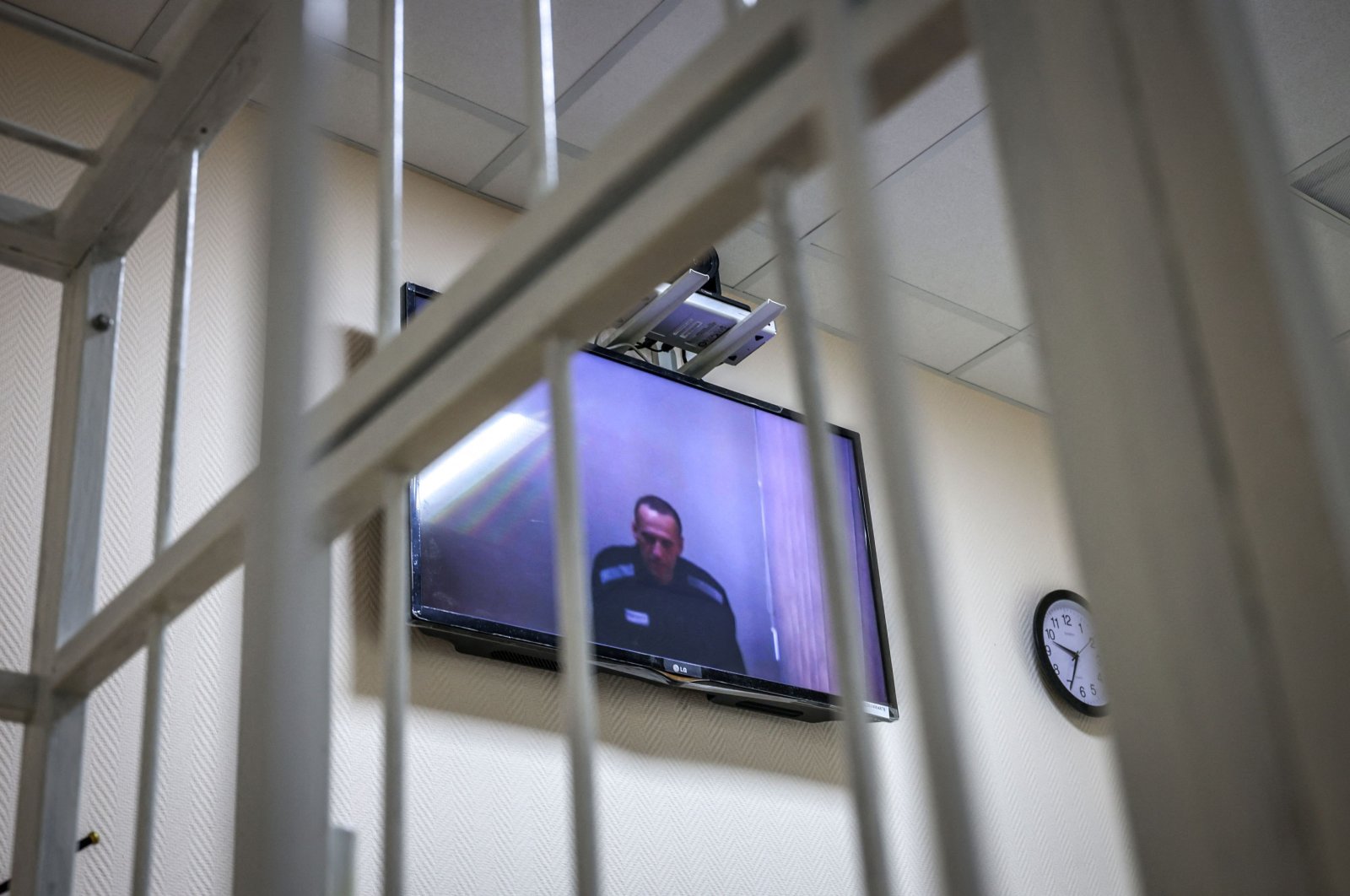 Jailed Kremlin critic Alexei Navalny appears on screen via a video link from prison during a court hearing, at a court in the town of Petushki some 120 kilometers outside Moscow, May 26, 2021. (AFP Photo)