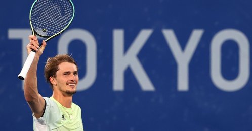 Germany's Alexander Zverev celebrates after winning the Tokyo 2020 Olympics tennis men's singles gold medal match against Karen Khachanov of the Russian Olympic Committee at the Ariake Tennis Park, Tokyo, Japan, Aug. 1, 2021. (Reuters Photo)