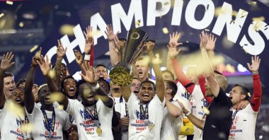 United States players celebrate their extra-time victory over Mexico in the CONCACAF Gold Cup final, Las Vegas, U.S. Aug. 1, 2021. (AP Photo)