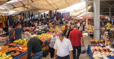 People are seen at a local market in the Kemer district of the southern province of Antalya, Turkey, Nov. 2, 2020. (Shutterstock Photo)