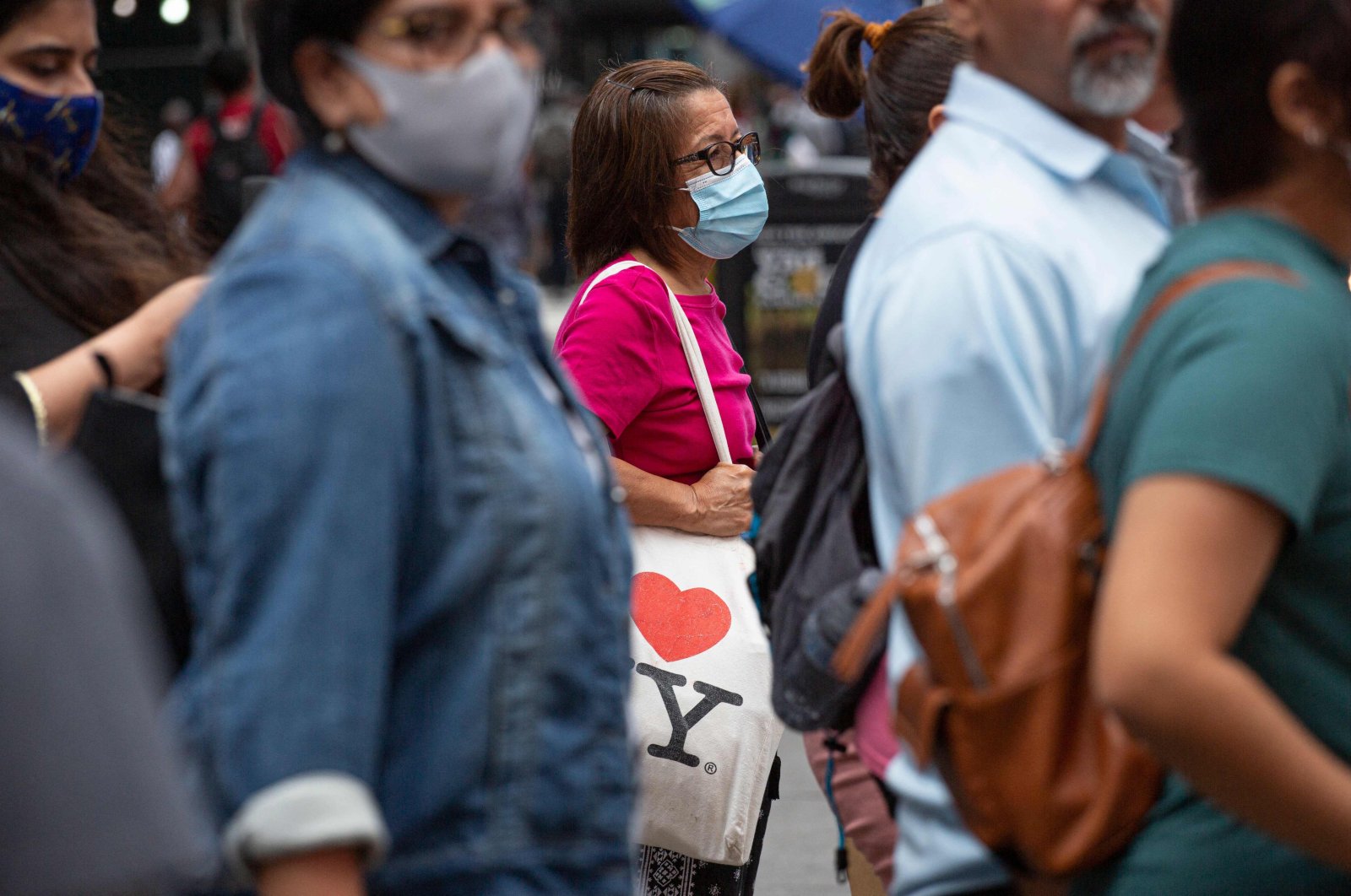 A woman wears a face mask in Midtown Manhattan in New York, U.S., July 29, 2021. (AFP Photo)