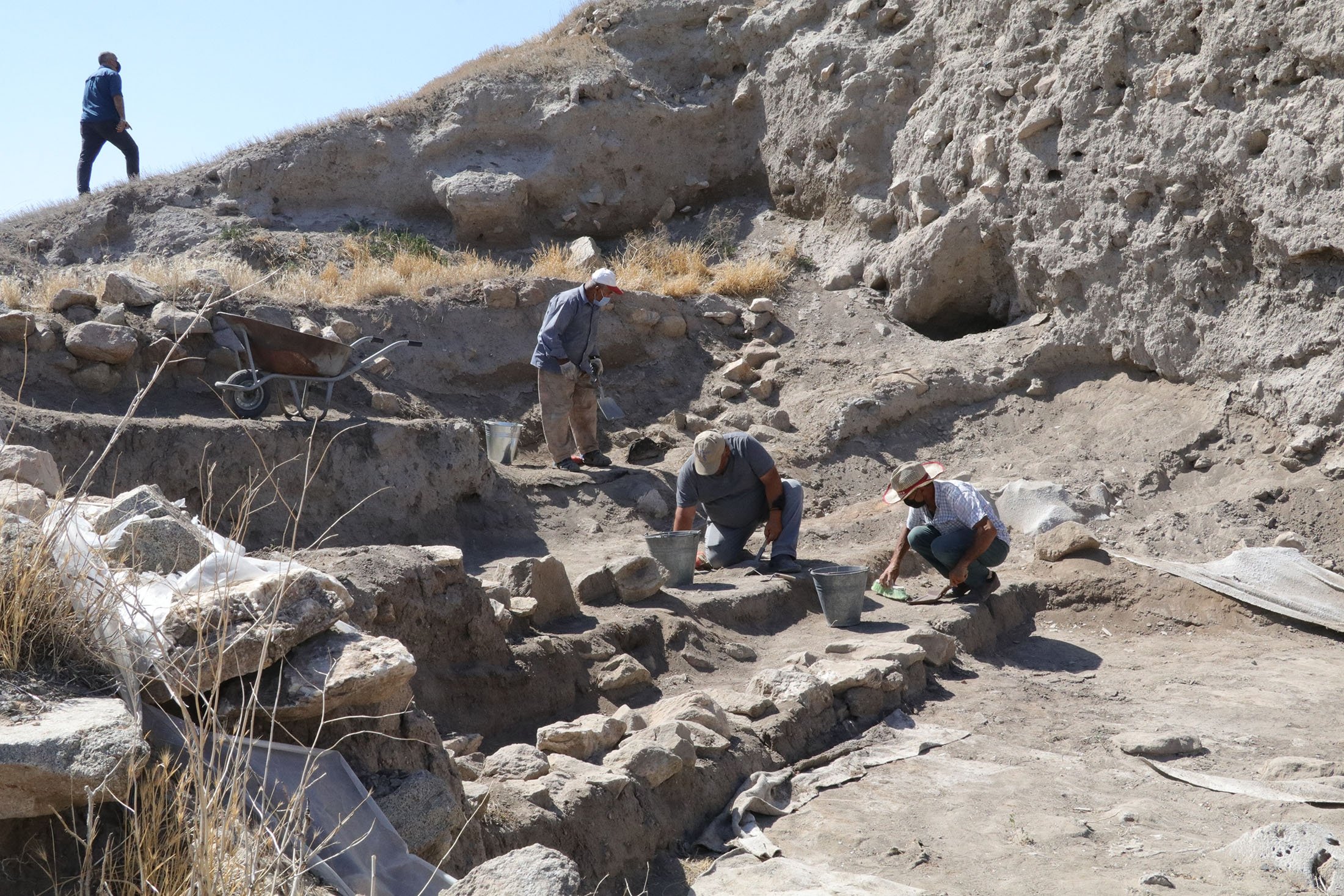 excavations restart on 5 500 year old settlement in turkey s yozgat daily sabah