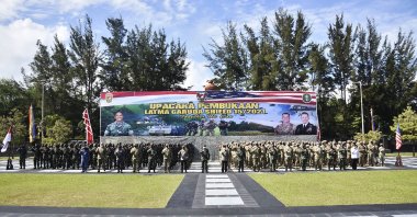 A roll call with Indonesian and U.S. soldiers kicks off the Garuda Shield joint exercise at the Mulawarman headquarters in Balikpapan, East Kalimantan, Indonesia, Aug. 4, 2021. (Indonesian army handout via AFP)