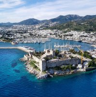Panoramic view of Bodrum harbor and ancient castle in Muğla province. (Shutterstock Photo)