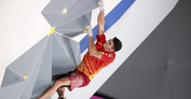 Spain's Alberto Gines Lopez during the Tokyo 2020 Olympics men's sport climbing final at the Aomi Urban Sports Park, Tokyo, Japan, Aug. 5, 2021. (EPA Photo)