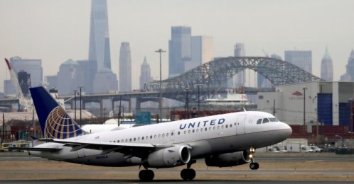 A United Airlines passenger jet takes off with New York City as a backdrop, at Newark Liberty International Airport, New Jersey, U.S. Dec. 6, 2019. (Reuters Photo)