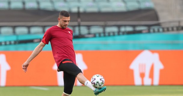 Merih Demiral of Turkey warms up during a training session during EURO 2020 in Baku, Azerbaijan, 15 June 2021. (EPA Photo)