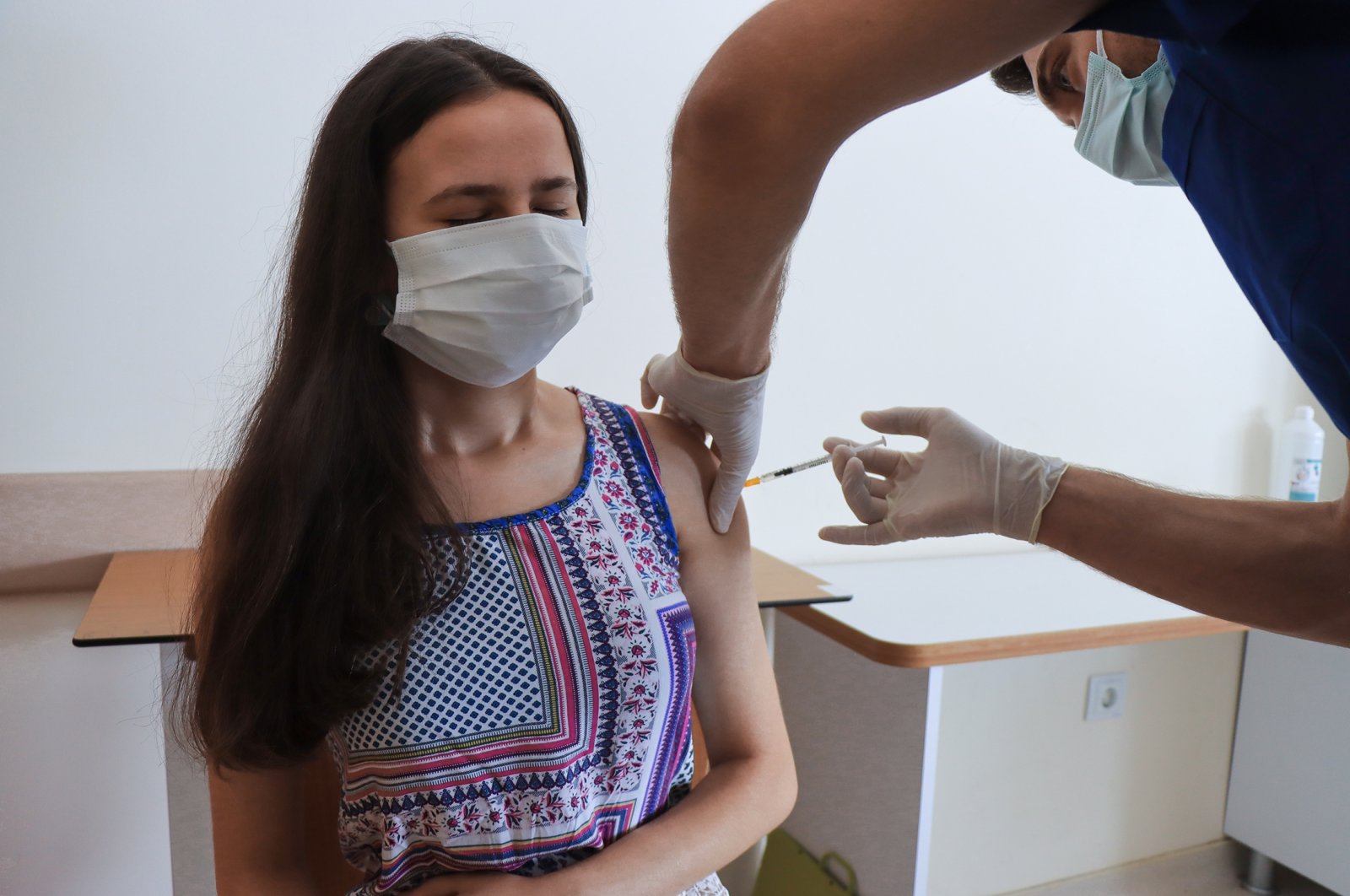 A woman is vaccinated at a hospital, in Kırklareli, northwestern Turkey, Aug. 8, 2021. (AA PHOTO)