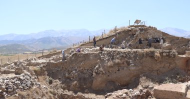 Archaeologists unearth the city walls in the Porsuk Mound, Niğde, central Turkey, August 10, 2021. (AA Photo) 