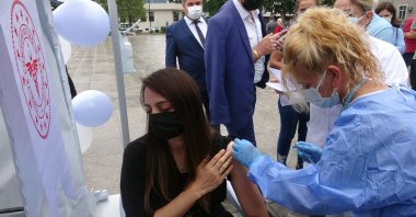 A citizen receives her COVID-19 shot in Tokat, northern Turkey, Aug. 11, 2021. (IHA Photo)