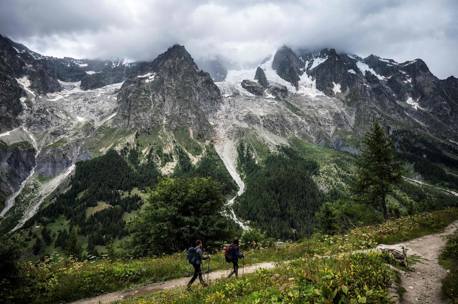 Ghiacciaio del Monte Bianco ‘imprevedibile’ e ‘pericoloso’: esperto