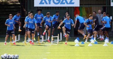 Fenerbahçe players attend a training session at Samandıra Can Bartu Facilities, Istanbul, Turkey, Aug. 7, 2021. (AA Photo)