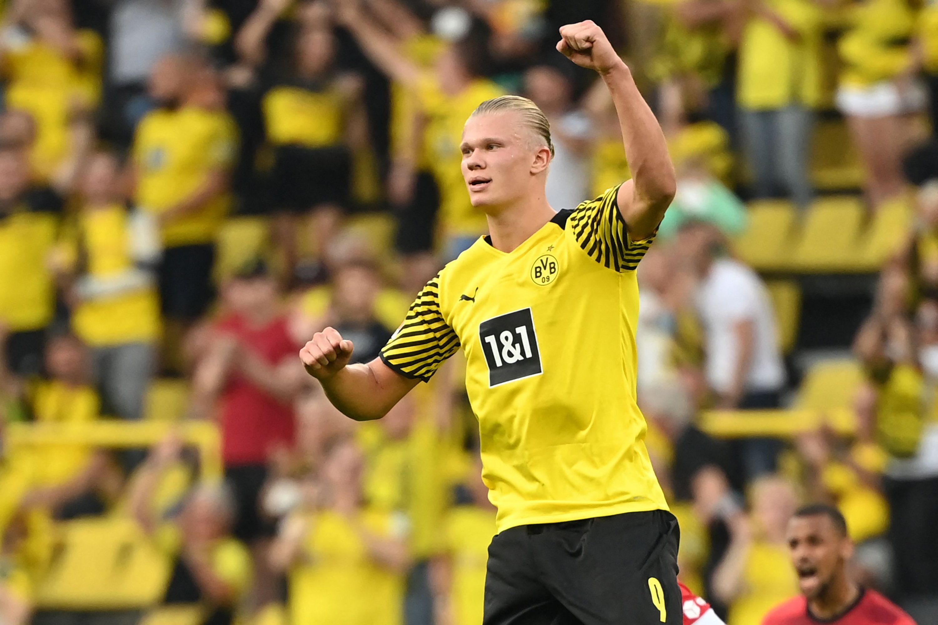 Haaland On The Double As Dortmund Thrashes Frankfurt Bayern Held Daily Sabah