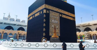 Pilgrims circle the Kaaba, the holiest site in Islam, at Masjid al-Haram in Mecca, Saudi Arabia, Oct. 22, 2020. (Shutterstock Photo)