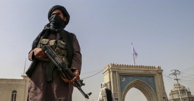 Taliban fighter patrols in Kandahar, Afghanistan, Aug. 17, 2021. (EPA Photo)