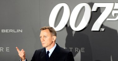 Actor Daniel Craig poses for photographers on the red carpet at the German premiere of the James Bond 007 film "Spectre" in Berlin, Germany, Oct. 28, 2015. (REUTERS File Photo)